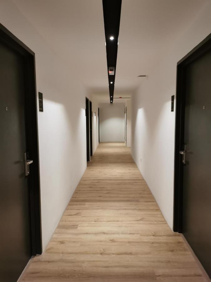 Otel Hotel シブ エクステリア 写真